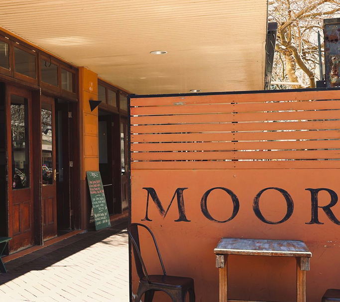 Moor Restaurant Exterior Table Setting
